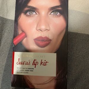 Victorias Secret - Sara’s Lip Kit